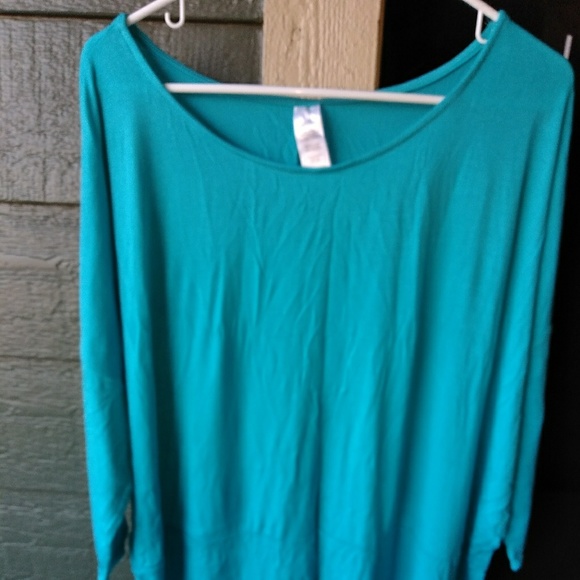 (NWOT)  Solid Turquoise Teal Green Women's Blouse - Picture 1 of 5